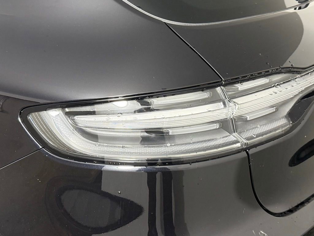 New 2026 Porsche Macan image 17