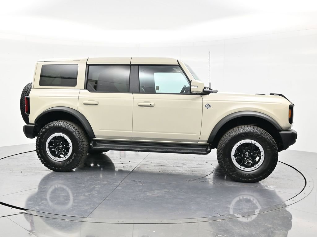 Used 2025 Ford Bronco Outer Banks w/ Sasquatch Package AWD/4WD image 4