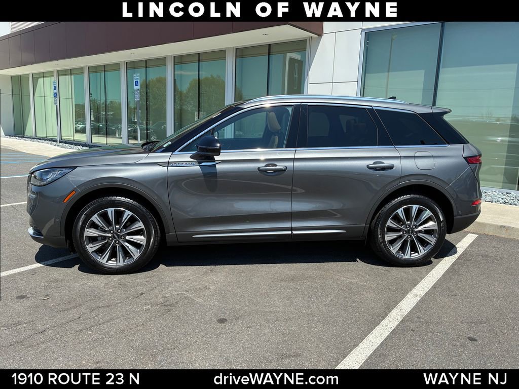 Certified 2022 Lincoln Corsair Reserve w/ Equipment Group 201A AWD/4WD image 2