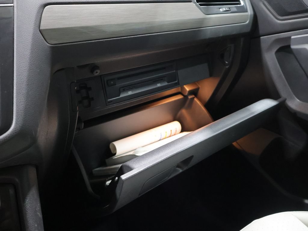 Used 2019 Volkswagen Tiguan SEL AWD/4WD image 30
