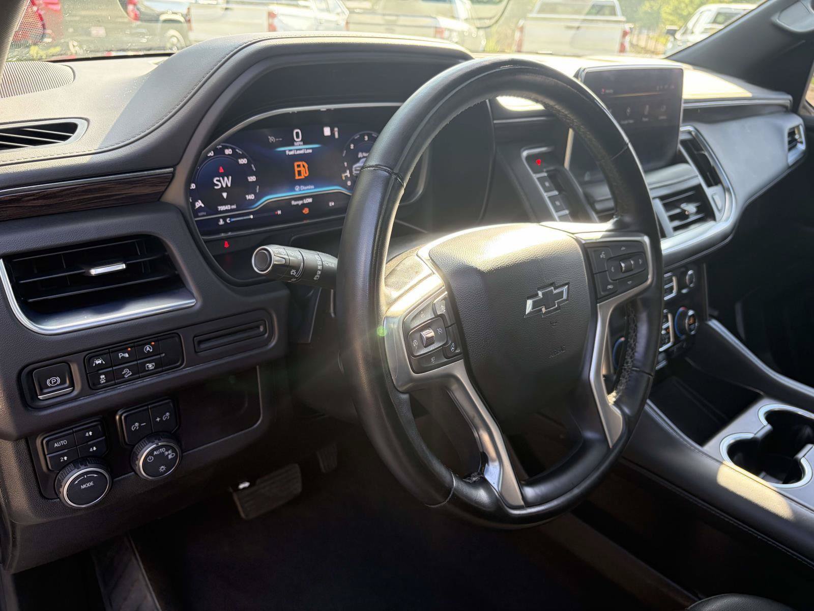 Used 2023 Chevrolet Tahoe Z71 w/ Luxury Package AWD/4WD image 8