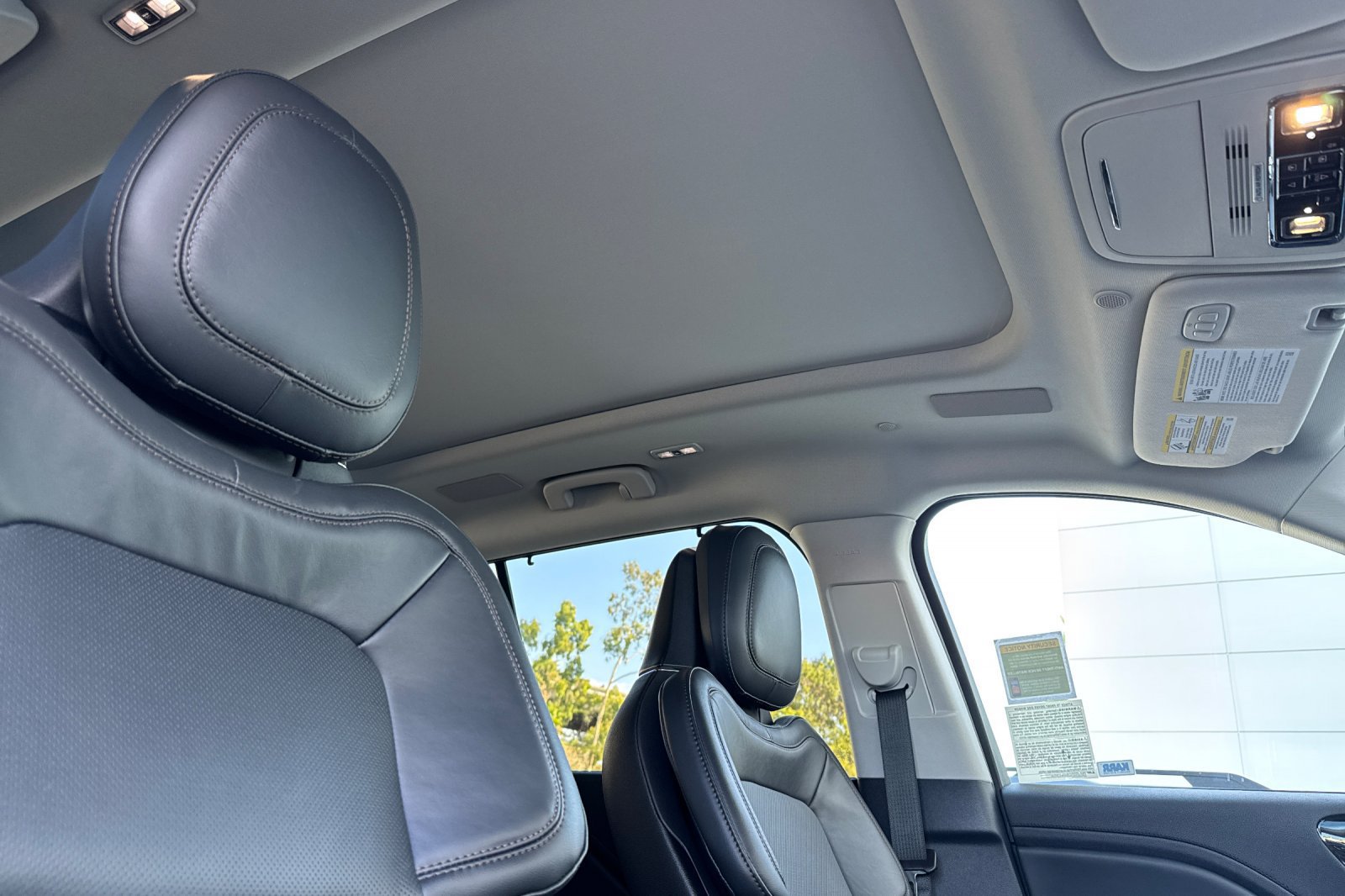 New 2025 Lincoln Aviator Reserve w/ Luxury Package RWD image 17