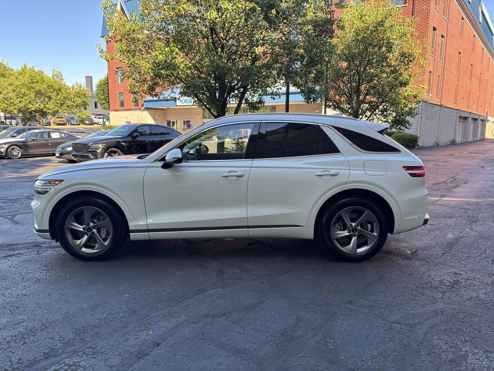 Used 2026 Genesis GV70 2.5T Select AWD/4WD image 3