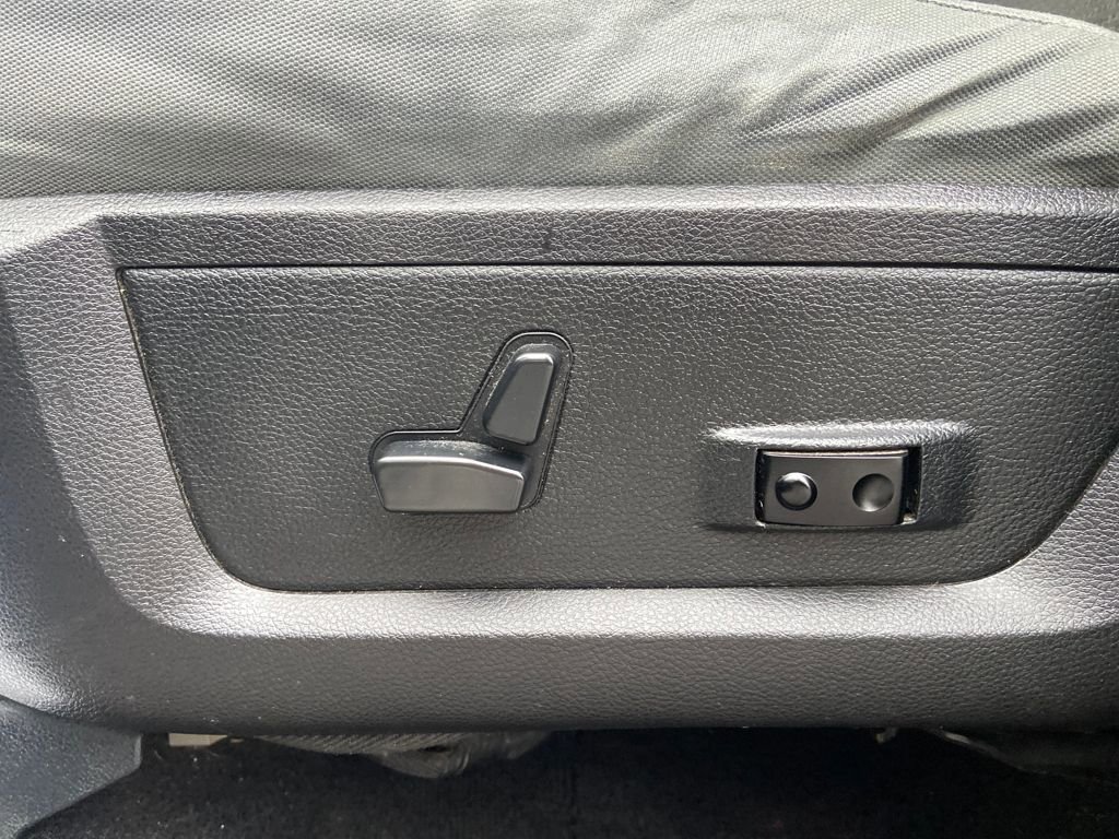 Used 2015 RAM 1500 Outdoorsman image 12