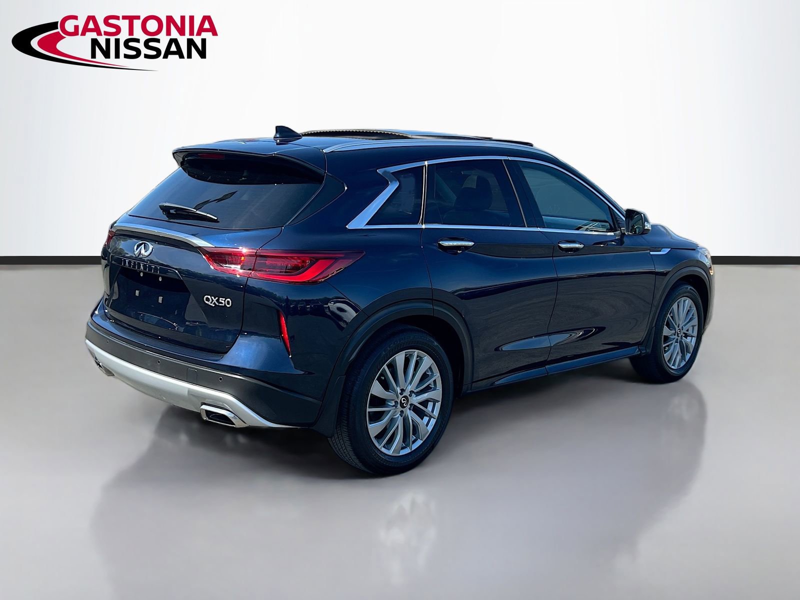 Used 2023 INFINITI QX50 Luxe image 9
