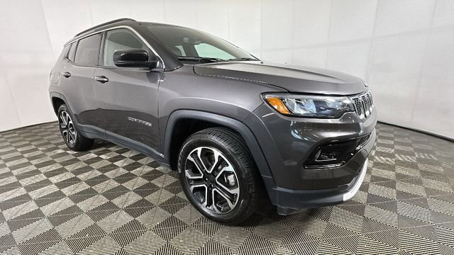 Used 2024 Jeep Compass Limited AWD/4WD image 2