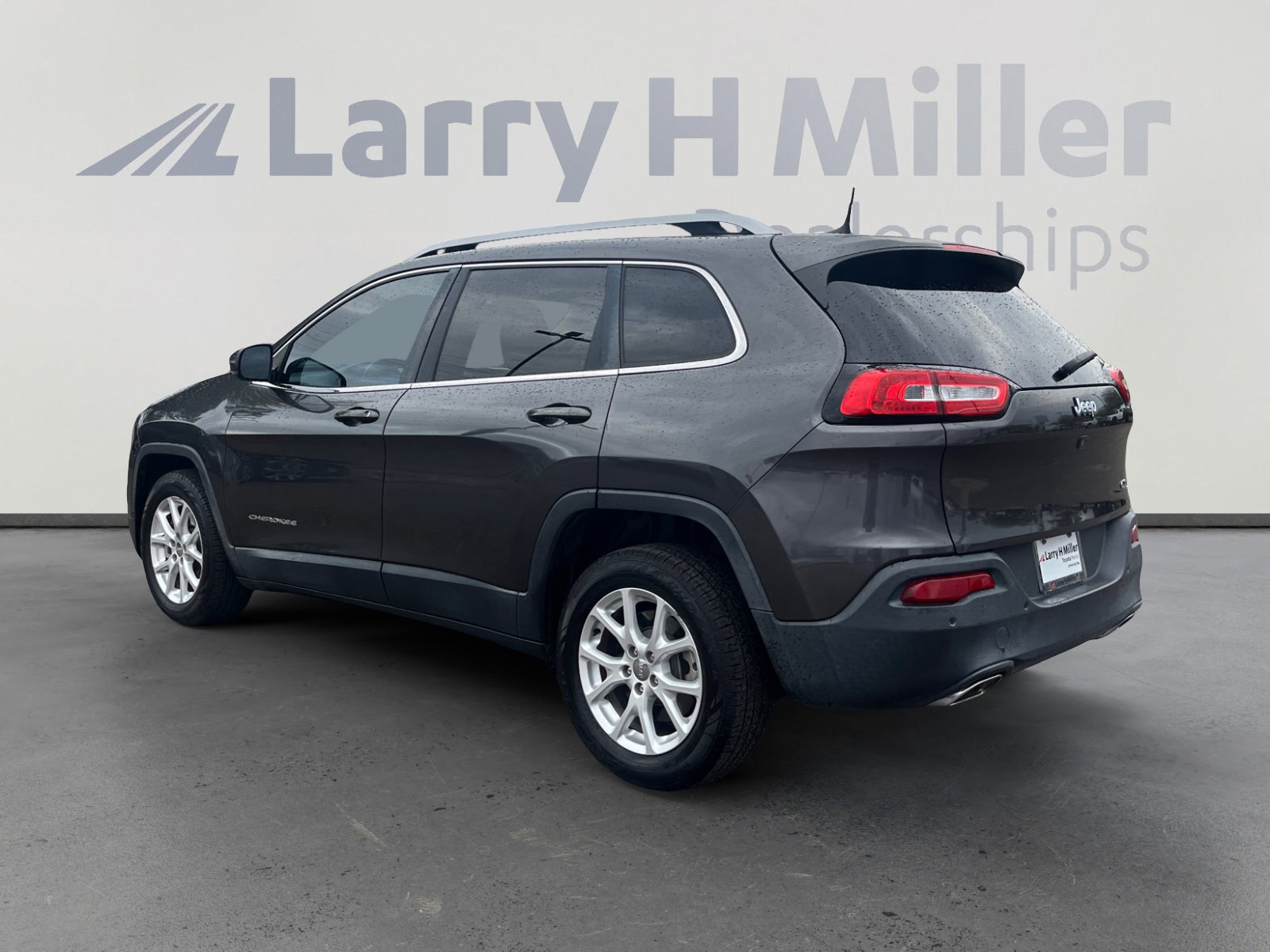 Used 2017 Jeep Cherokee Latitude w/ Safety/Convenience Group image 3