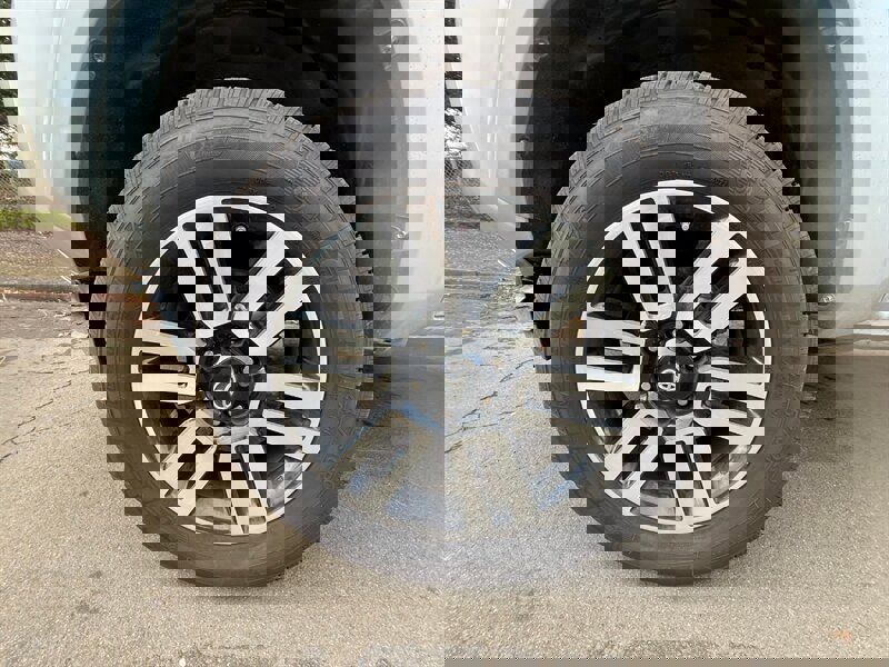 Used 2022 Toyota Tacoma TRD Sport w/ Technology Package image 7