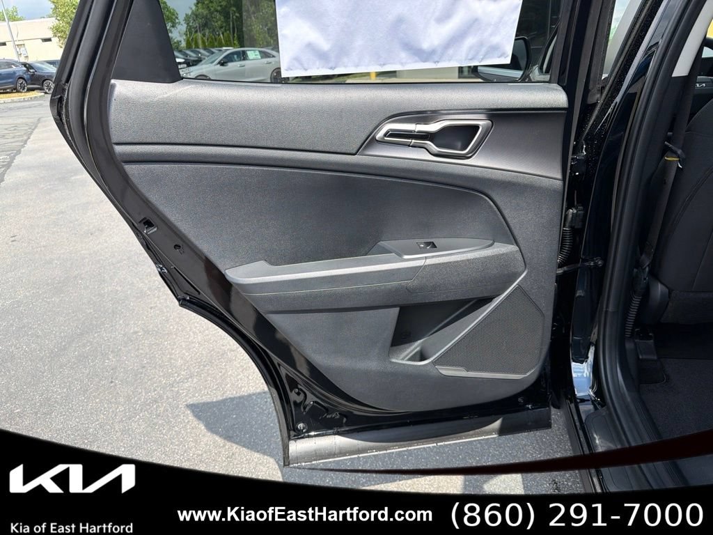 New 2026 Kia Sportage LX w/ LX Convenience Package AWD/4WD image 17