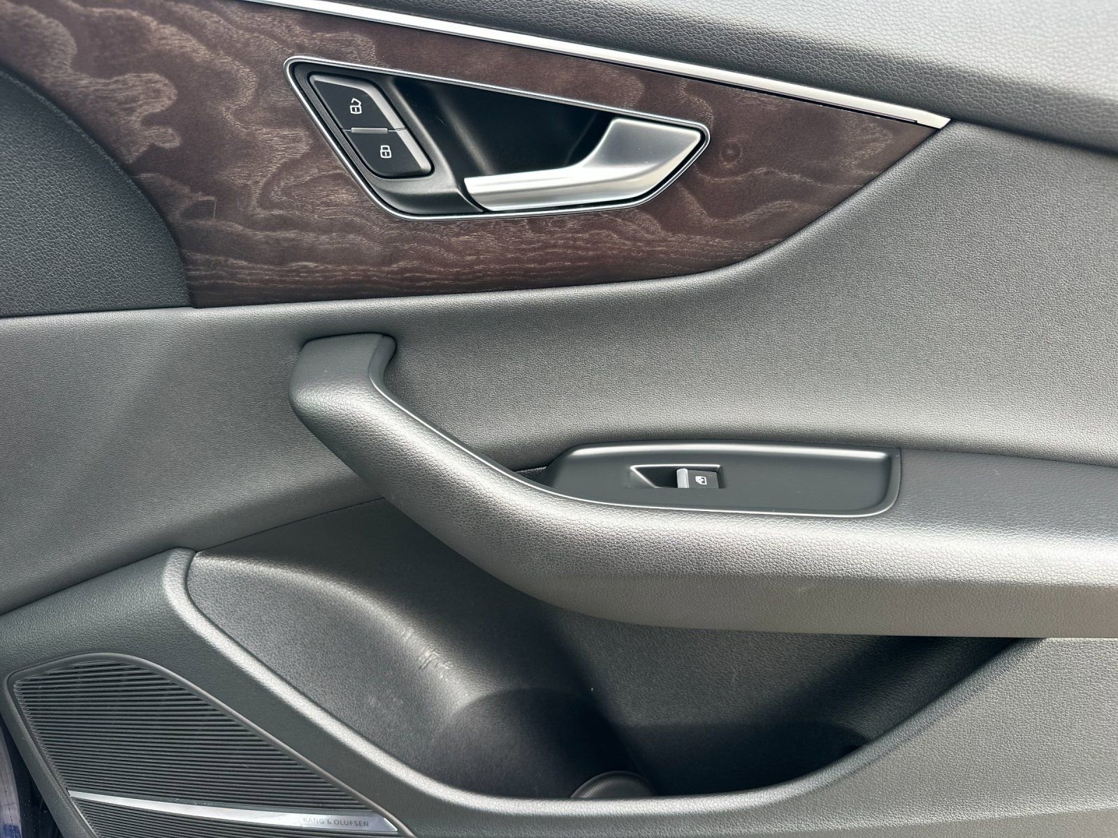 Used 2019 Audi Q8 Premium Plus w/ Premium Plus image 21