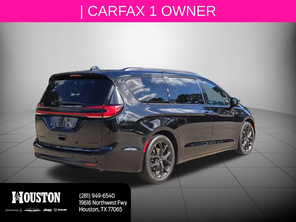 Used 2024 Chrysler Pacifica Limited w/ Uconnect Theater Family Group FWD image 4