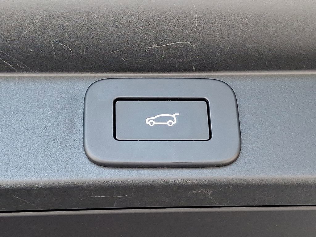 Used 2025 Land Rover Range Rover Long Wheelbase SE image 29