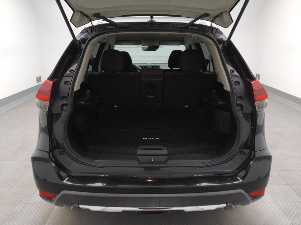 Used 2019 Nissan Rogue S w/ Special Edition Package FWD image 29