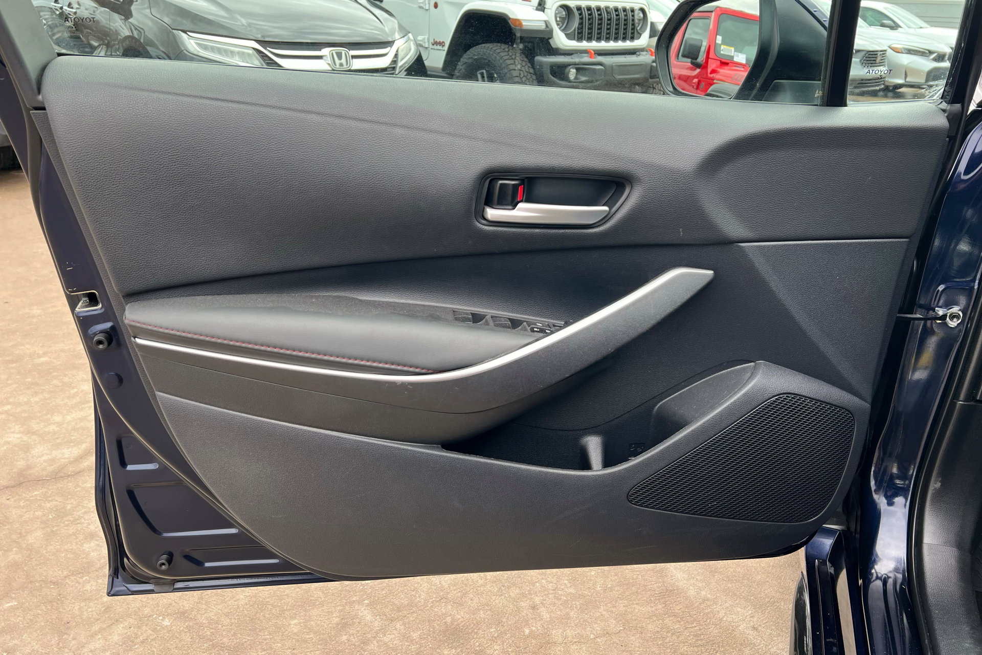 Used 2024 Toyota Corolla SE image 14