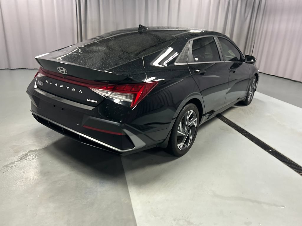 Used 2024 Hyundai Elantra Limited FWD image 7