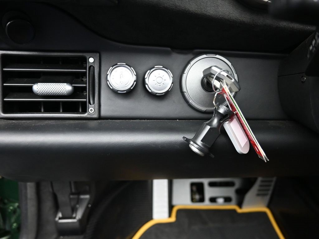 Used 1995 Porsche 911 Carrera image 22