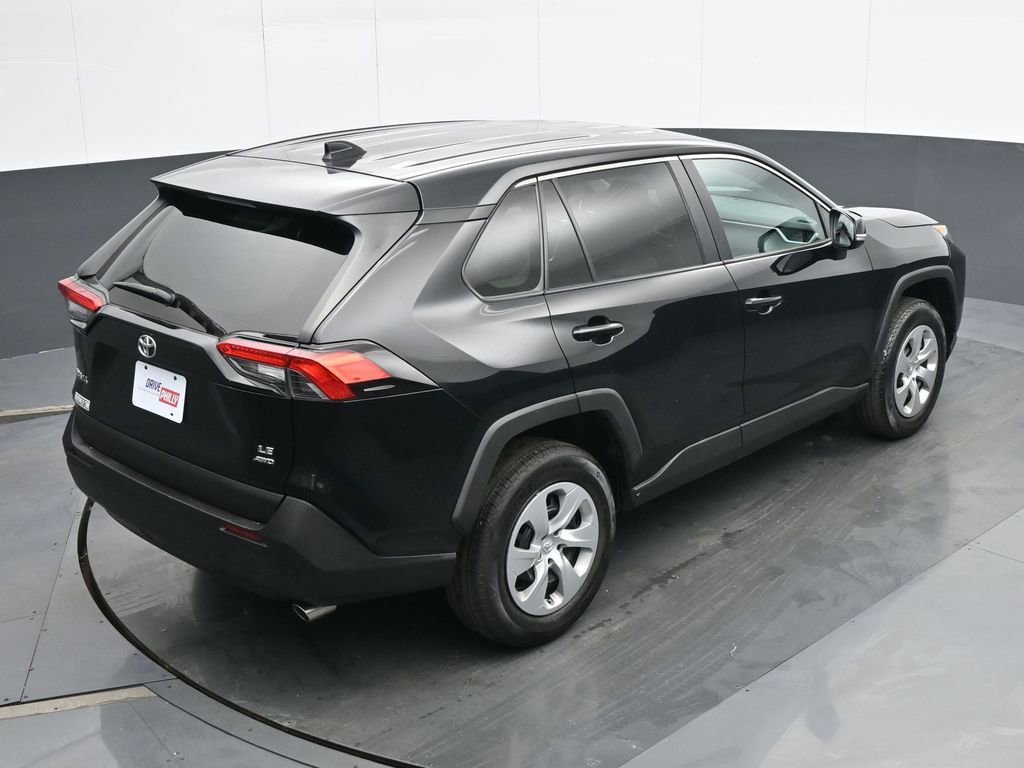Used 2022 Toyota RAV4 LE image 21