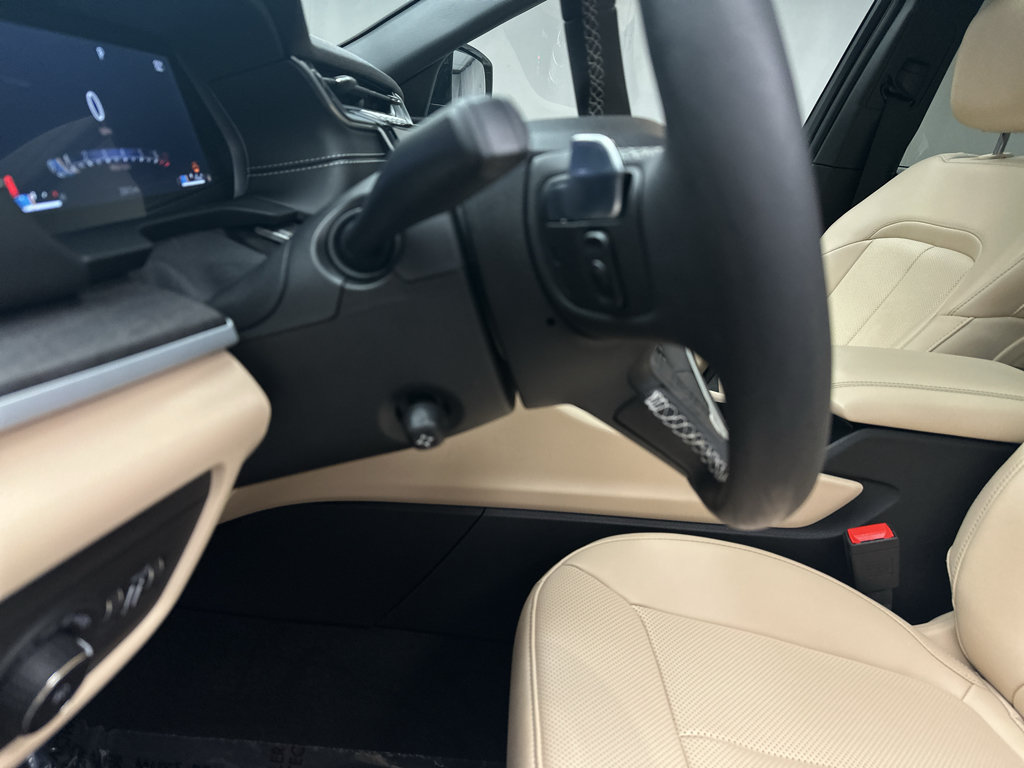 Used 2024 Jeep Grand Cherokee Limited w/ Luxury Tech Group II AWD/4WD image 5