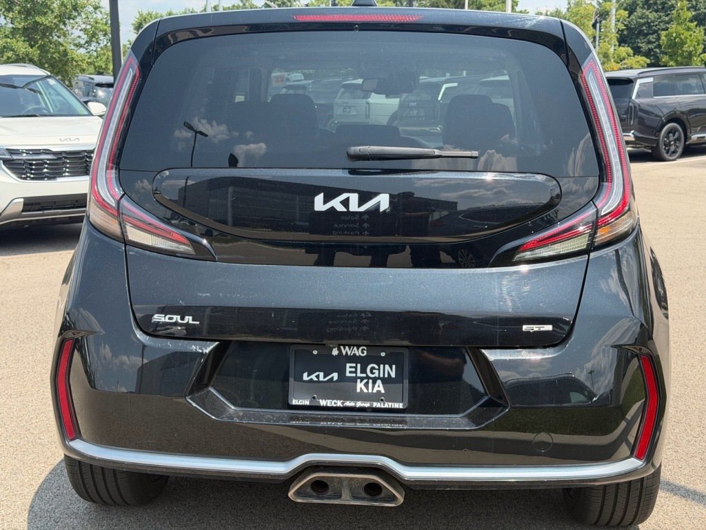 Used 2023 Kia Soul GT-Line w/ GT-Line Technology Package FWD image 4