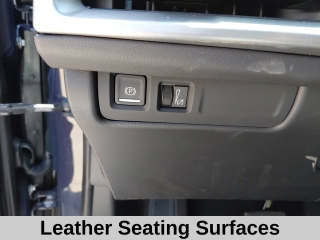 Used 2025 Cadillac XT4 Premium Luxury FWD image 14