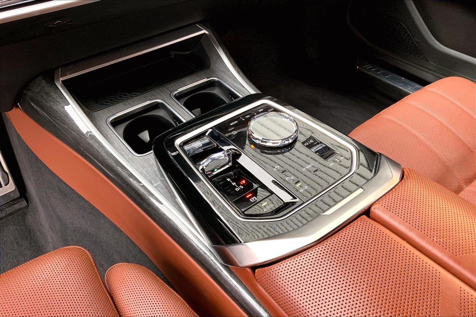 Used 2023 BMW 760i xDrive w/ Luxury Rear Seating Package AWD/4WD image 18