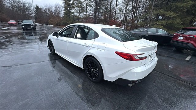 Used 2025 Toyota Camry SE image 8