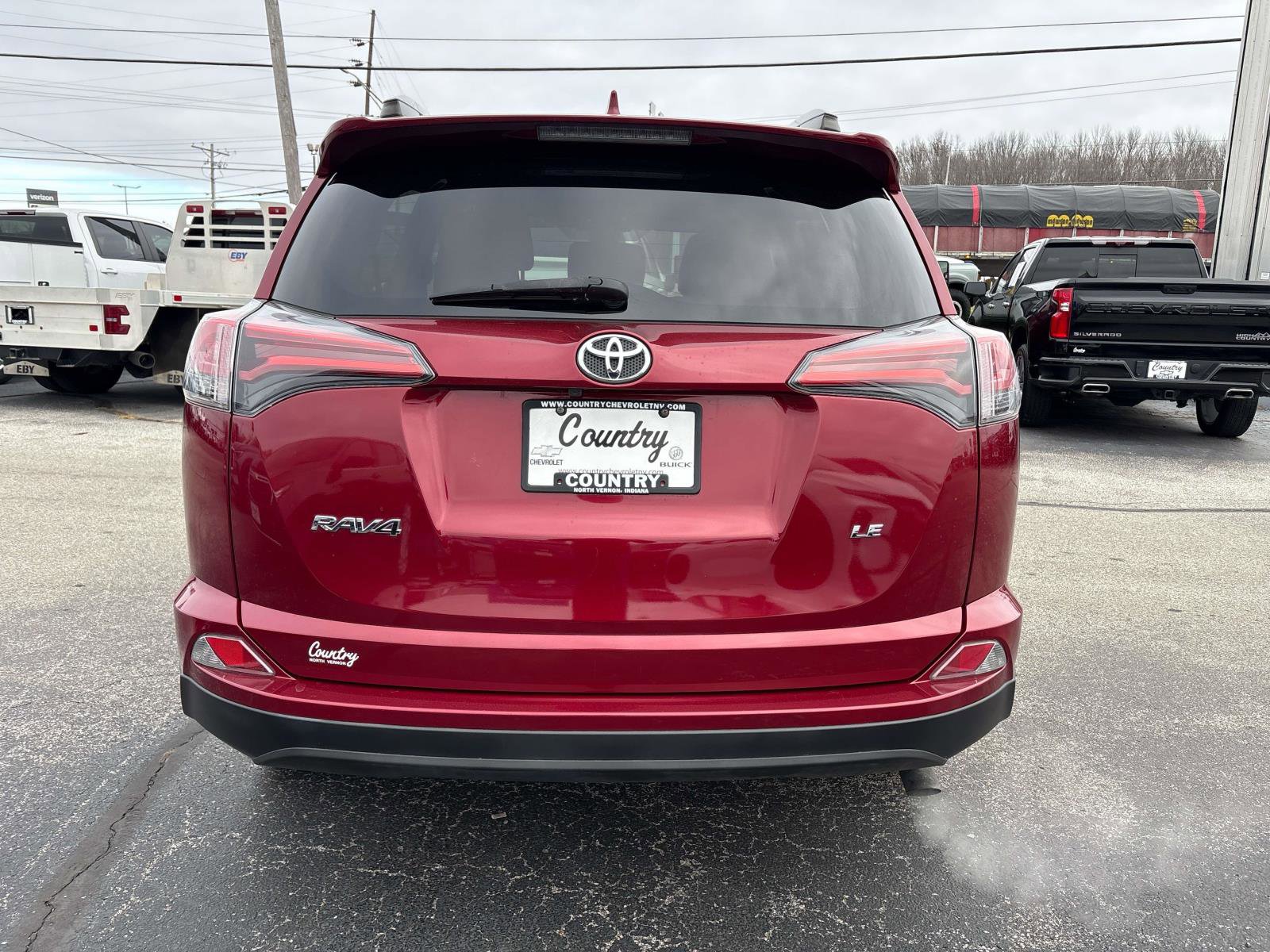 Used 2018 Toyota RAV4 LE image 4