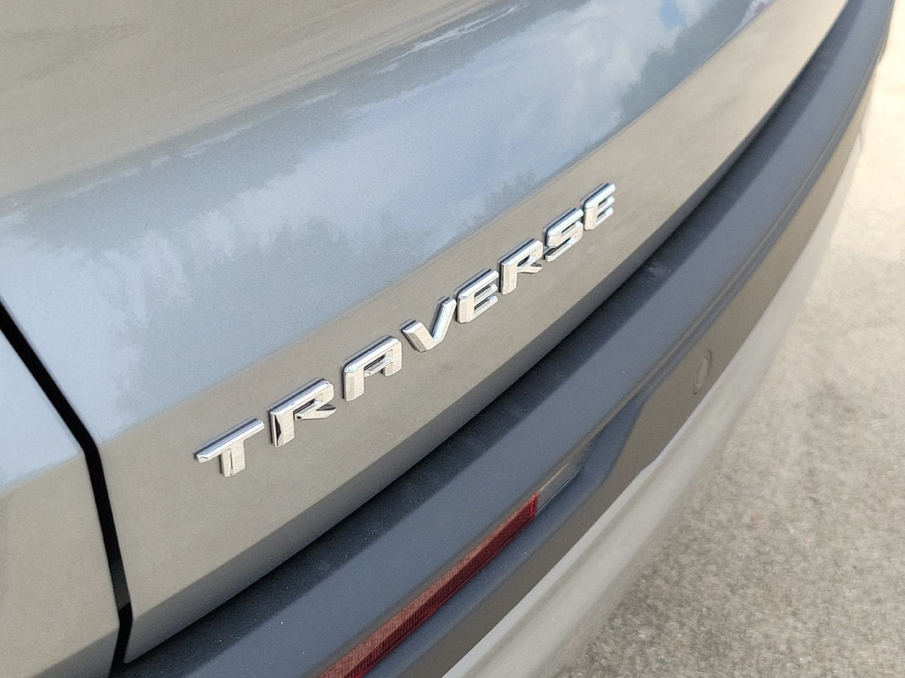 New 2027 Chevrolet Traverse LT w/ Sun and Wheel Package FWD image 6