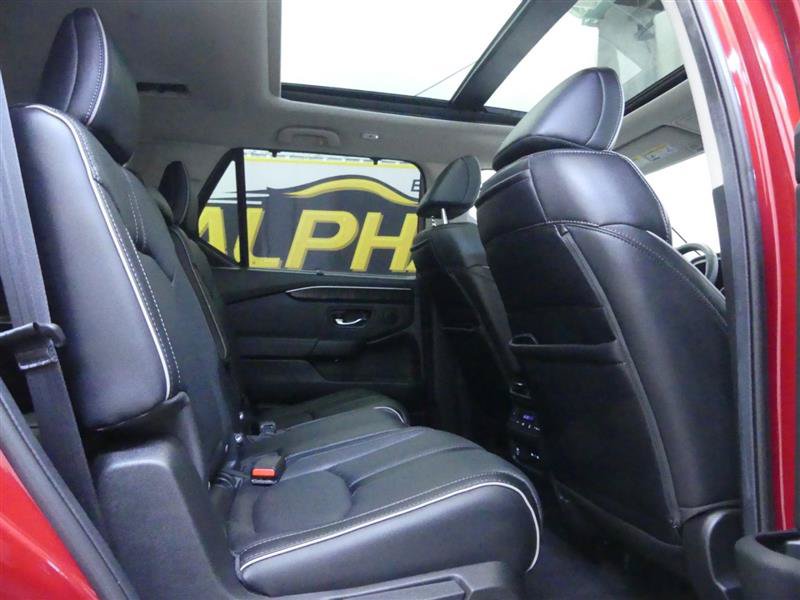 Used 2025 Honda Pilot Elite image 21