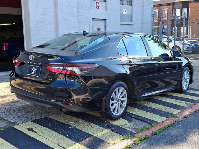 Used 2022 Toyota Camry LE w/ Carpet Mat Package (TMS) FWD image 6