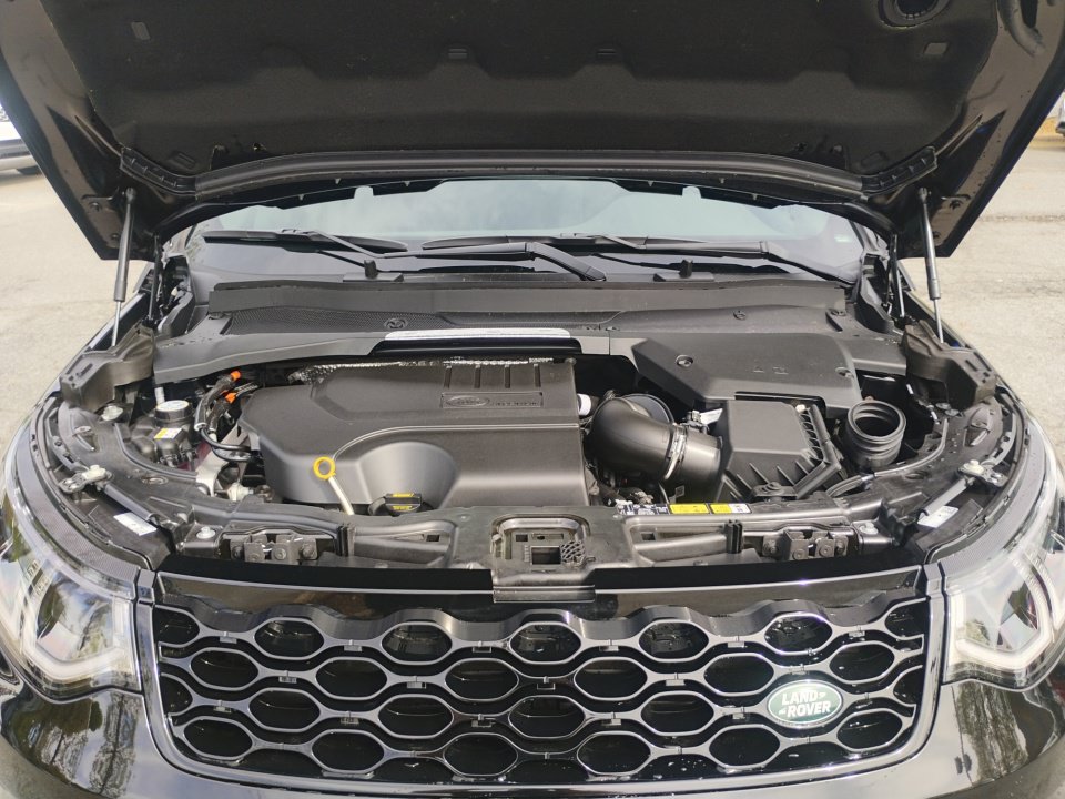 New 2026 Land Rover Discovery Sport Landmark AWD/4WD image 16