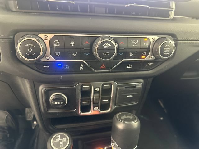 Used 2024 Jeep Wrangler Unlimited Sahara AWD/4WD image 18