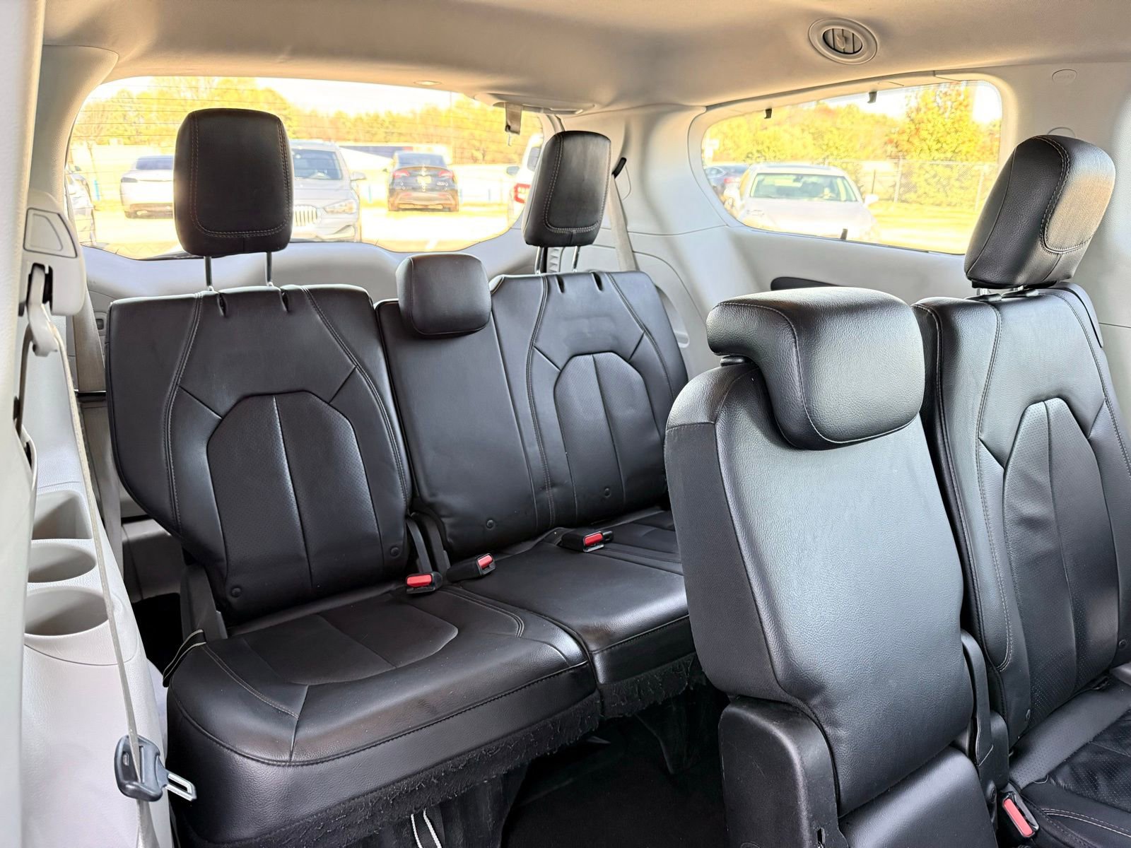 Used 2018 Chrysler Pacifica Touring-L image 23