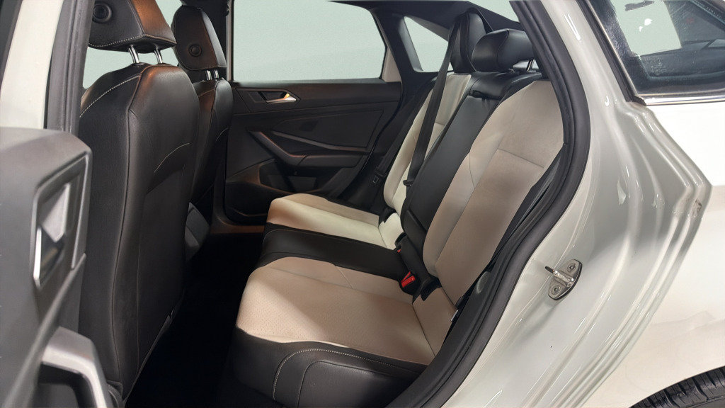 Used 2019 Volkswagen Jetta R-Line FWD image 32