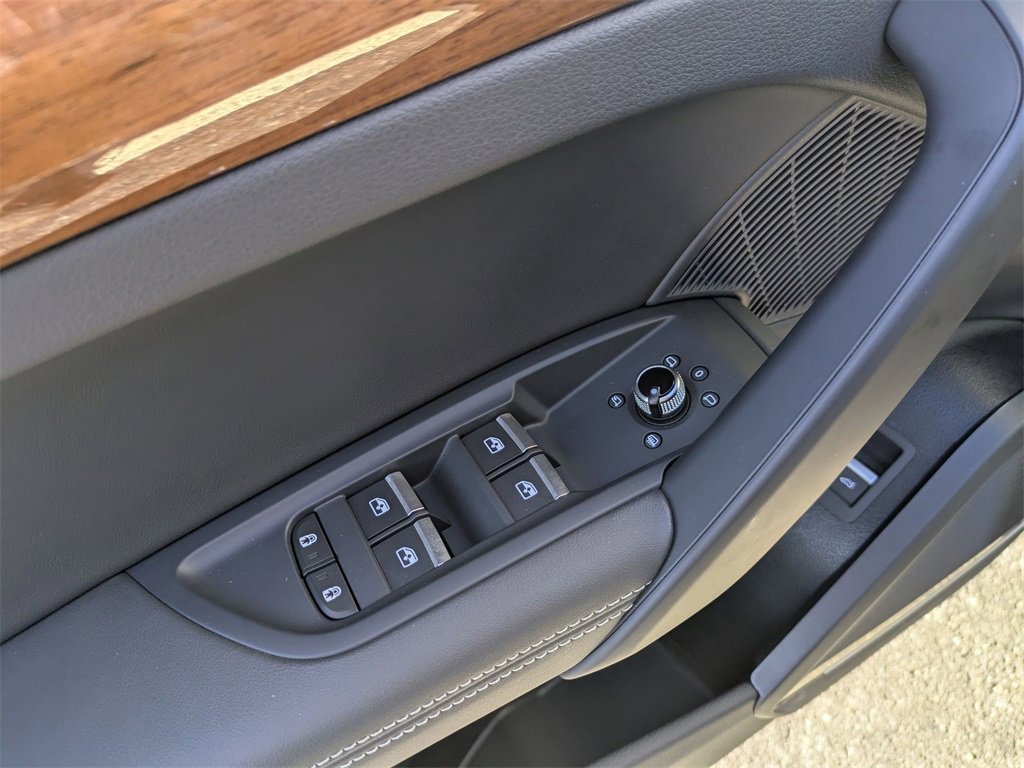 Used 2024 Audi Q5 2.0T Premium Plus w/ Premium Plus Package image 12