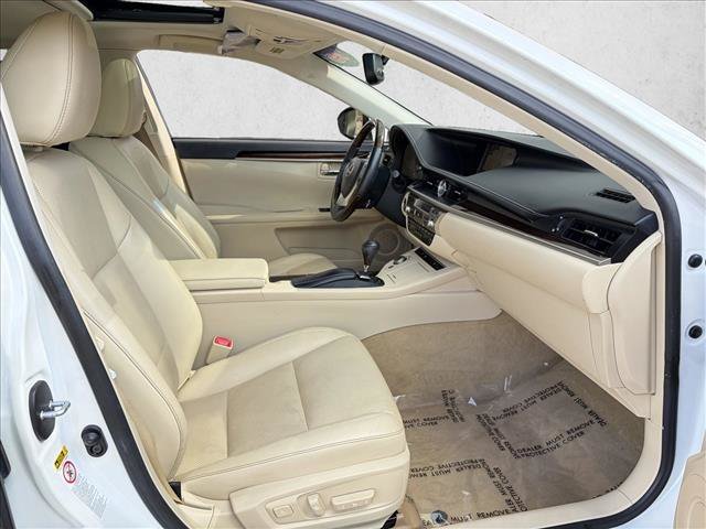 Used 2015 Lexus ES 350 w/ Luxury Package FWD image 17