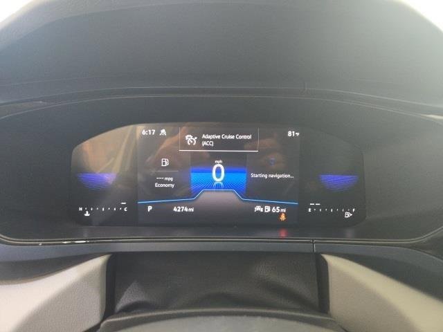 Certified 2024 Volkswagen Taos SE w/ Panoramic Sunroof Package image 12