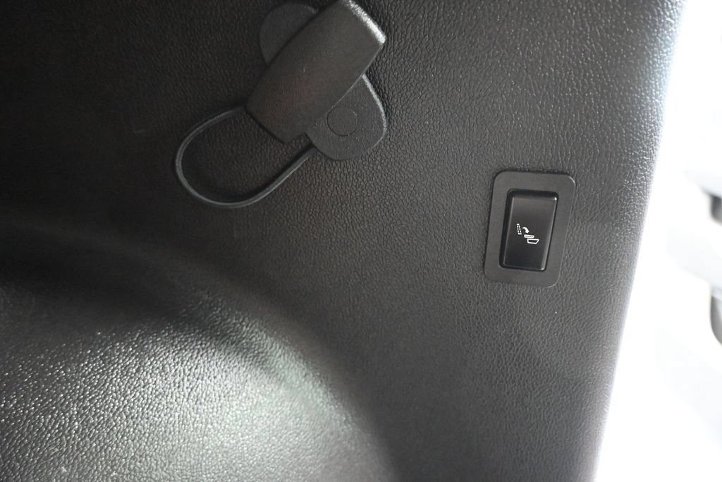 Used 2019 Chevrolet Suburban Premier w/ Premier Plus Edition AWD/4WD image 37