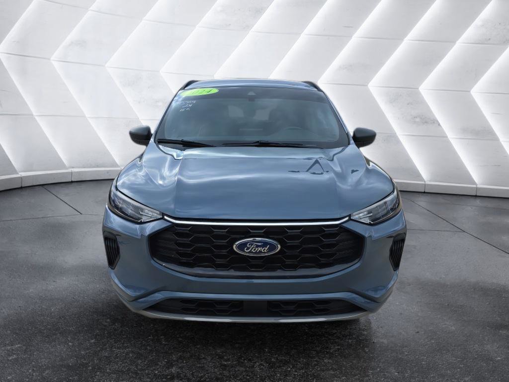 Used 2024 Ford Escape ST-Line w/ Equipment Group 301A image 2