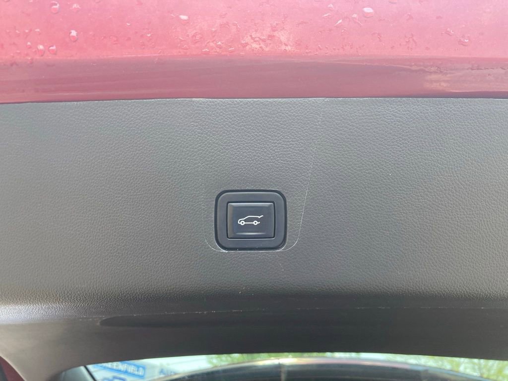 Used 2021 Chevrolet Traverse RS AWD/4WD image 28