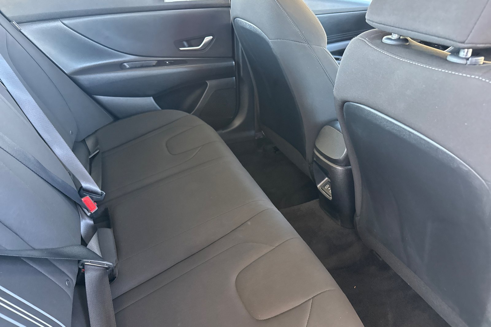 Used 2024 Hyundai Elantra SEL FWD image 21