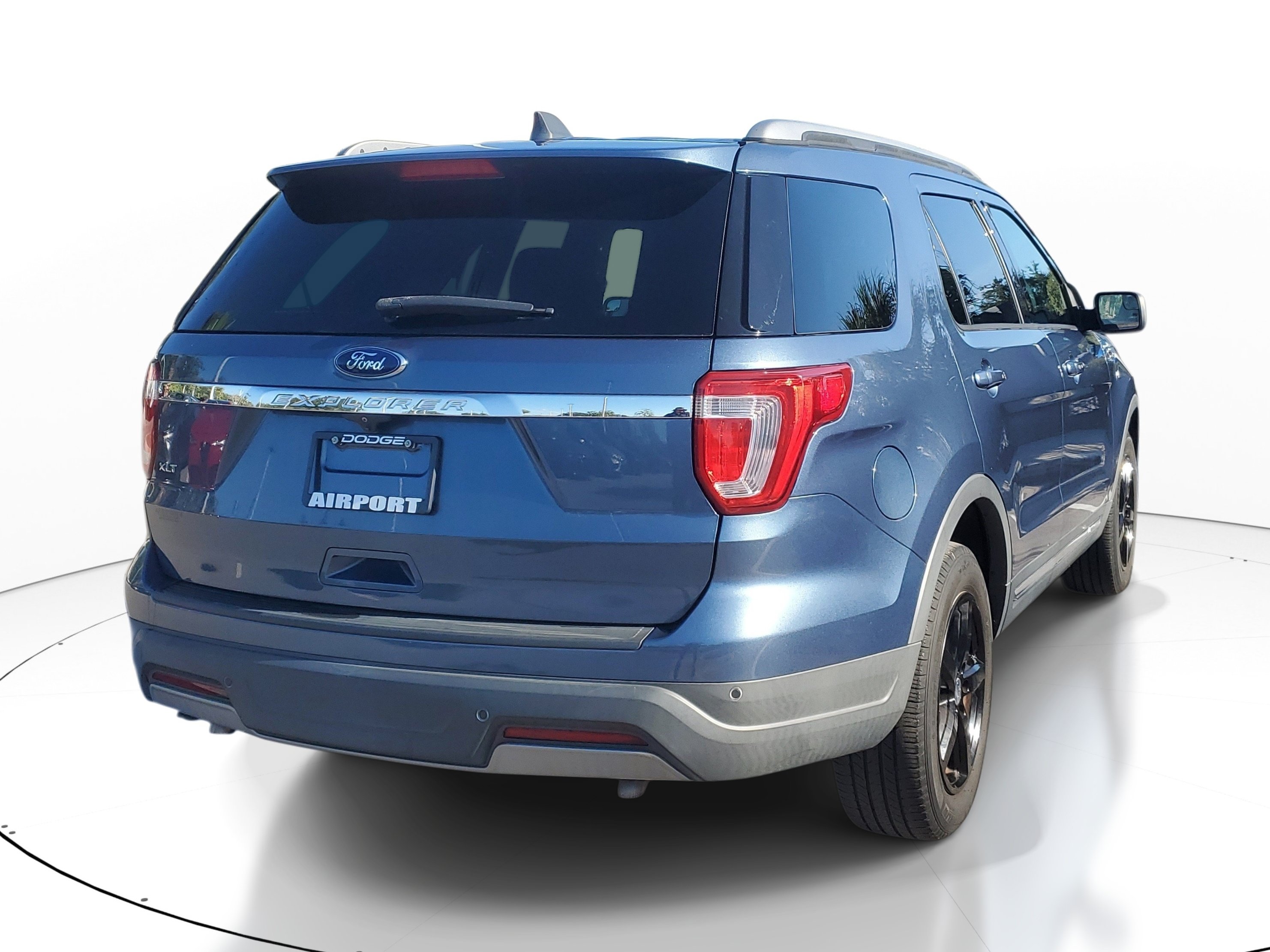 Used 2019 Ford Explorer XLT FWD image 6