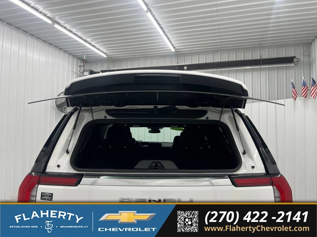Used 2025 GMC Yukon XL Denali AWD/4WD image 21