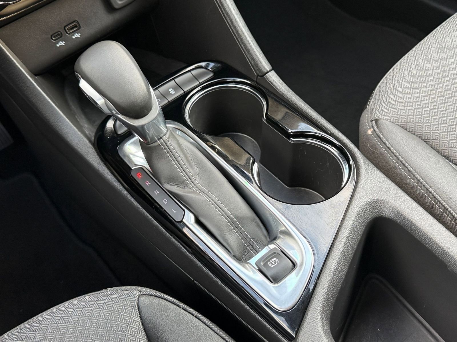 Used 2025 Buick Encore GX Preferred image 41