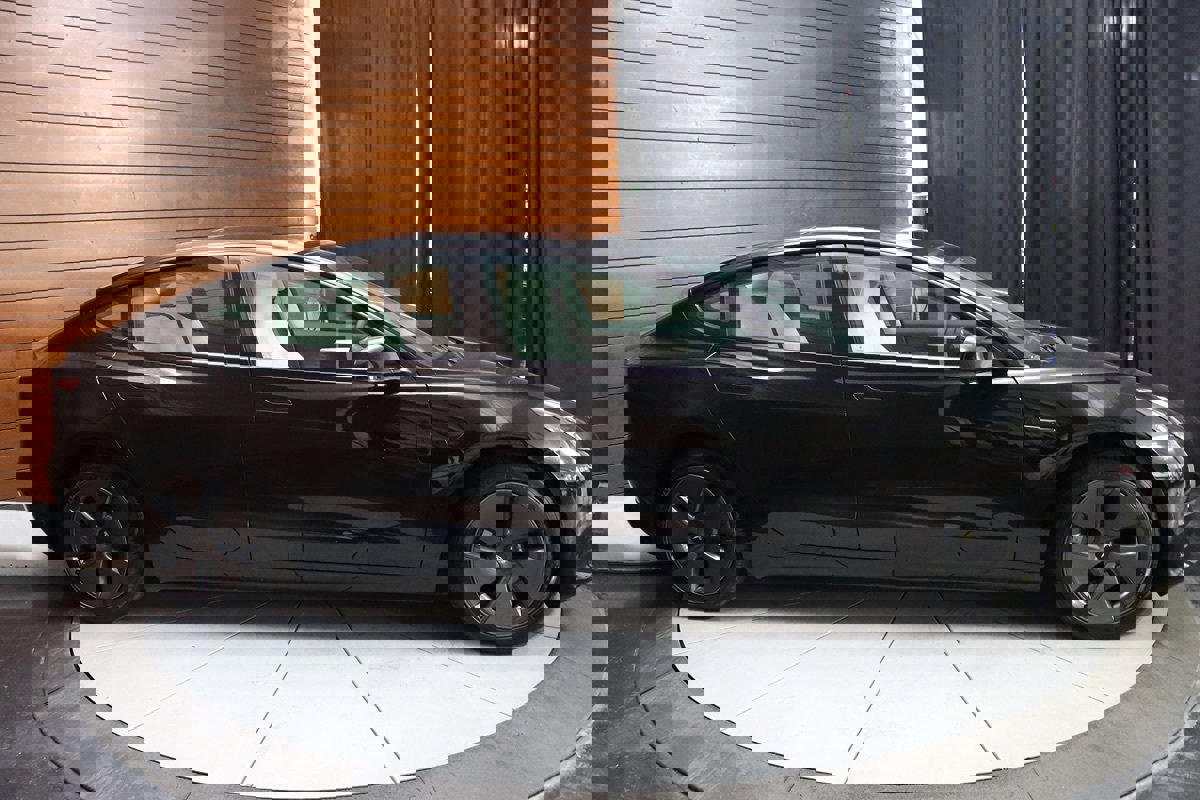 Used 2023 Tesla Model 3 Standard Range image 70