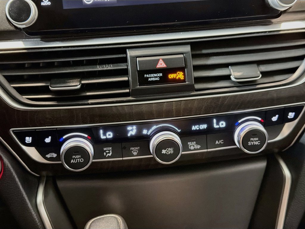 Used 2018 Honda Accord Touring image 17