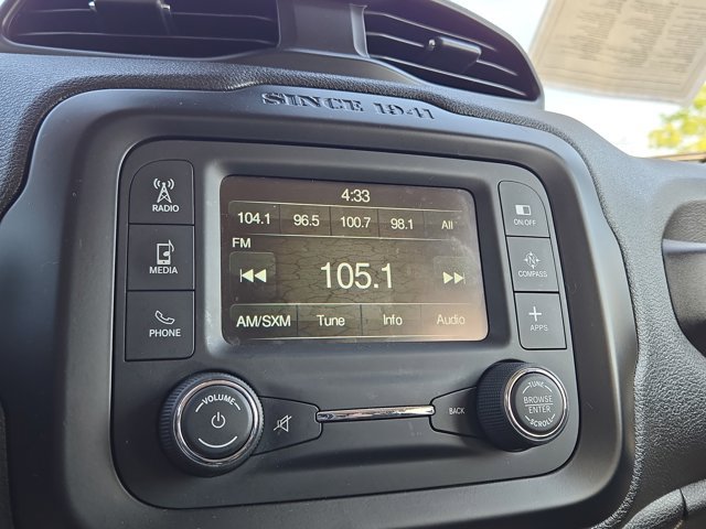 Used 2017 Jeep Renegade Latitude w/ Popular Equipment Group FWD image 11