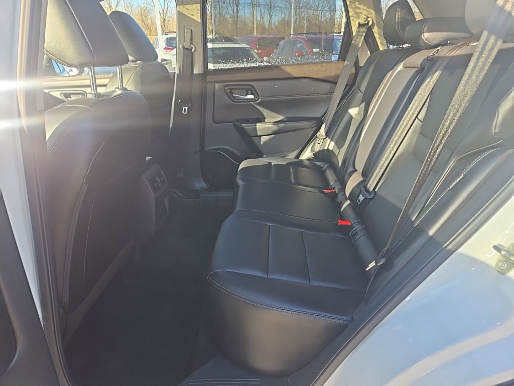 Used 2023 Nissan Rogue SV w/ SV Premium Package image 33