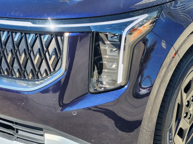 Used 2025 Kia Carnival image 9