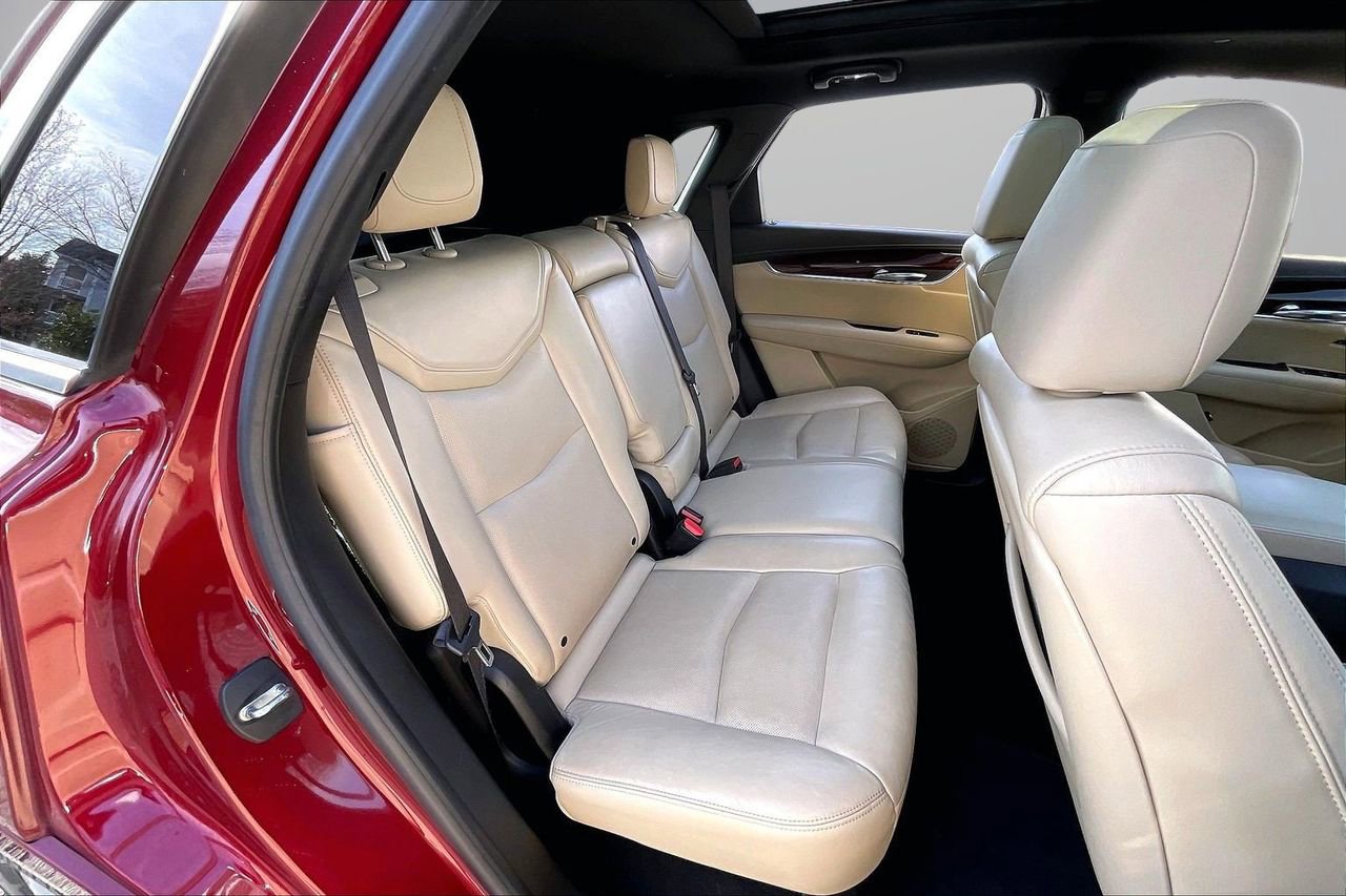 Used 2017 Cadillac XT5 Luxury w/ Driver Awareness Package image 26